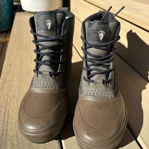 Vans MTE standard mid waterproof boots (Blake Paul edition) - brand new!